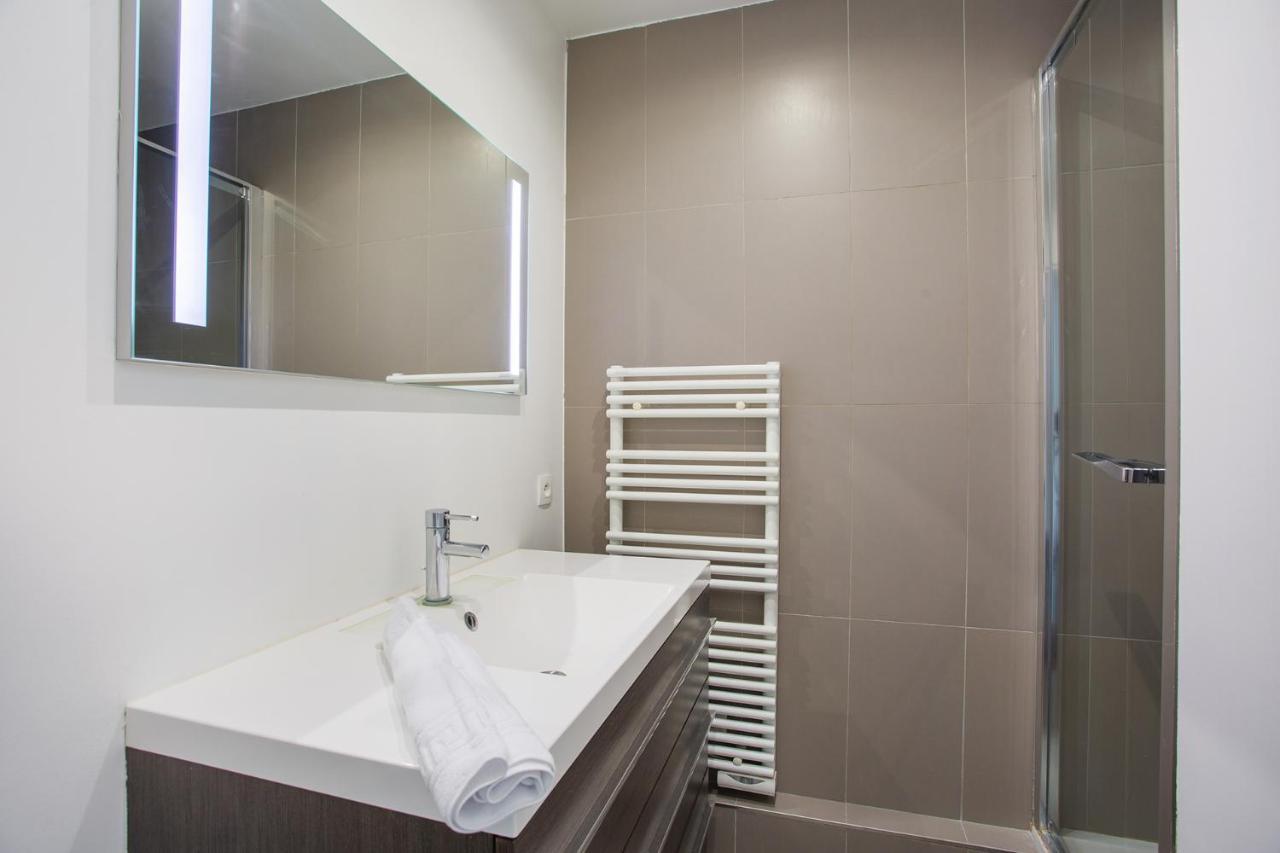 Apartement Montaigne George V By Studio Prestige Paris Exterior photo
